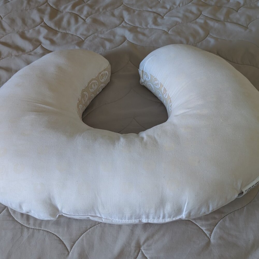 Bobby Nursing Pillow